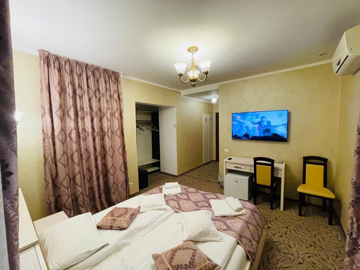 Pensiunea Ianis Piatra Neamt Piatra Neamţ Exterior foto