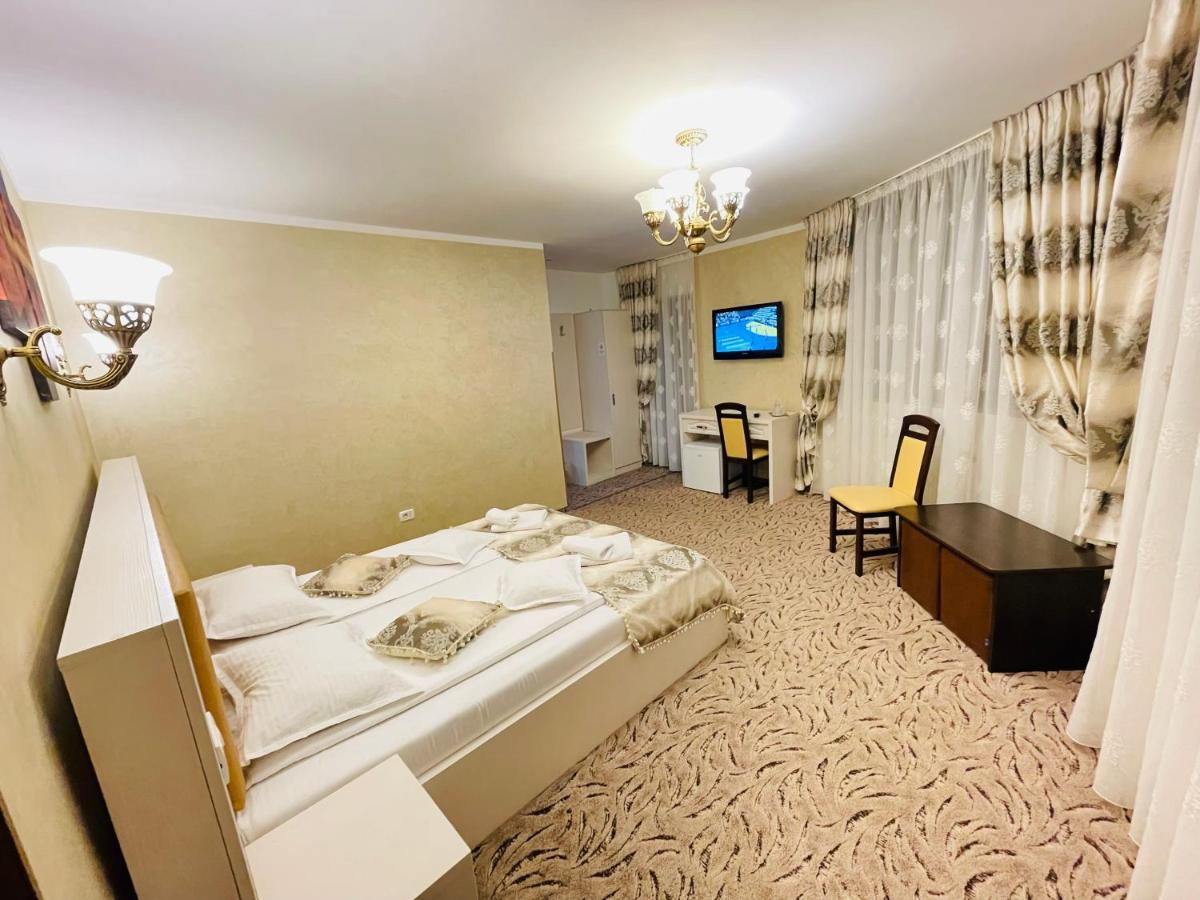 Pensiunea Ianis Piatra Neamt Piatra Neamţ Exterior foto