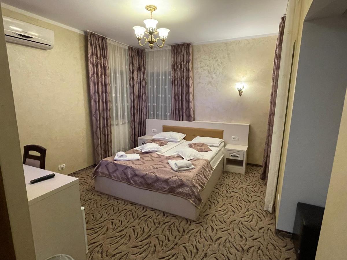 Pensiunea Ianis Piatra Neamt Piatra Neamţ Exterior foto