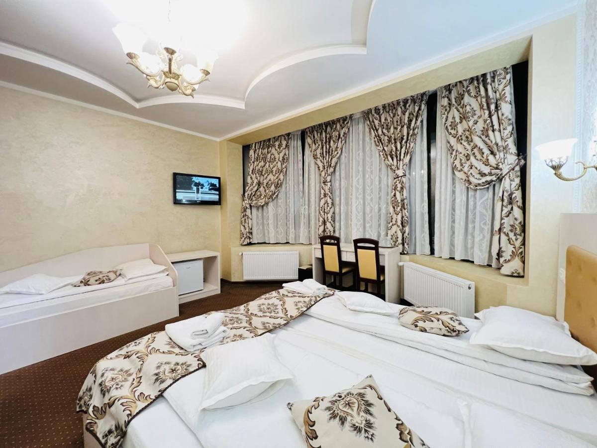 Pensiunea Ianis Piatra Neamt Piatra Neamţ Exterior foto