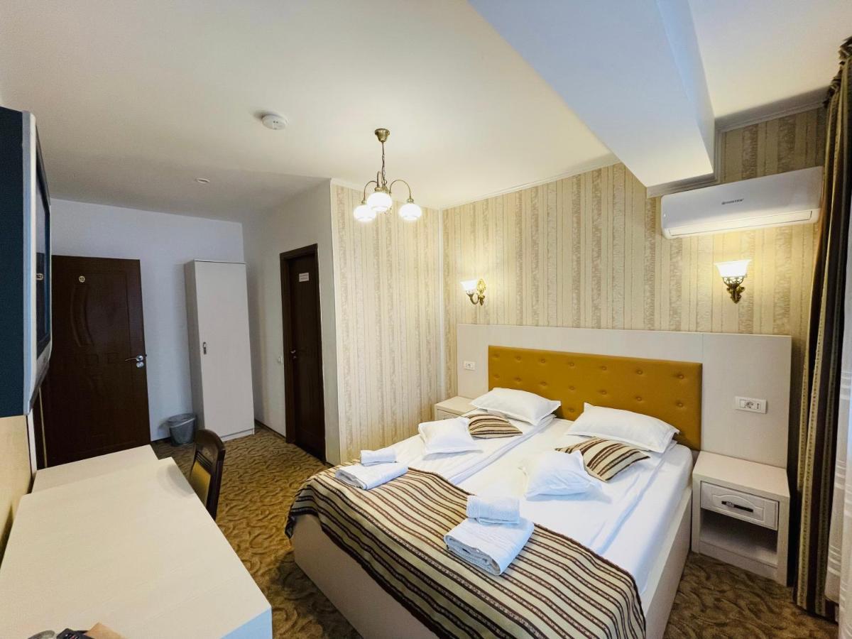 Pensiunea Ianis Piatra Neamt Piatra Neamţ Exterior foto