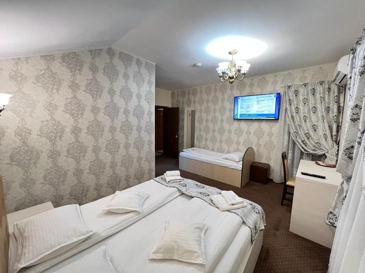 Pensiunea Ianis Piatra Neamt Piatra Neamţ Exterior foto