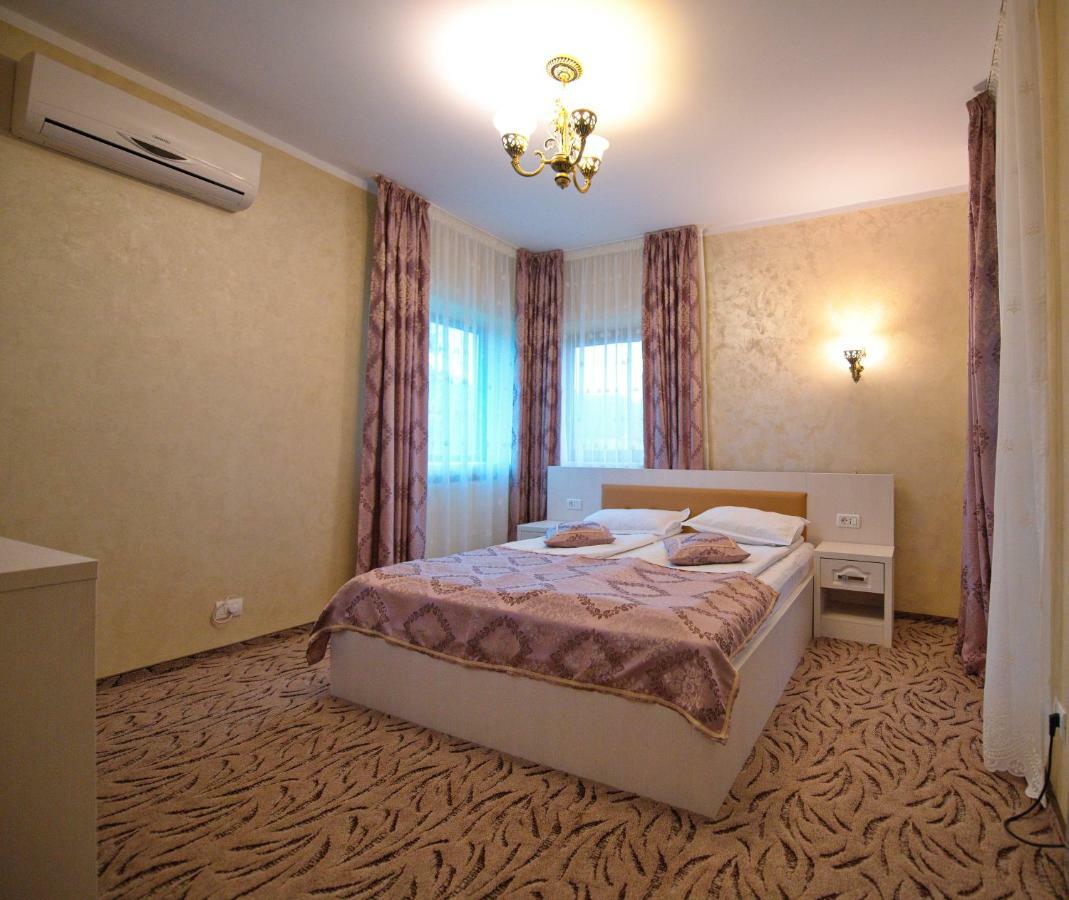 Pensiunea Ianis Piatra Neamt Piatra Neamţ Exterior foto