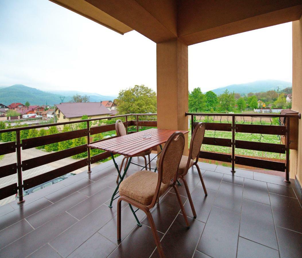 Pensiunea Ianis Piatra Neamt Piatra Neamţ Exterior foto